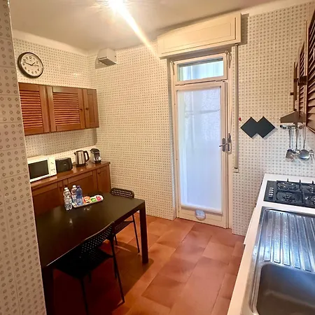 Tre Ponti Beach Apartment - Spacious, Sea View & Private Parking アパート サンレモ